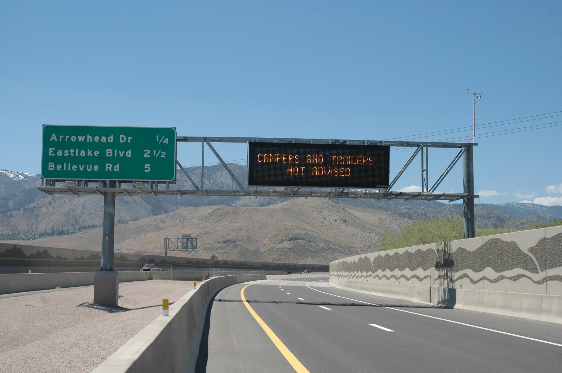 Overhead freeway sign